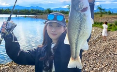 女子深夜欲火难耐